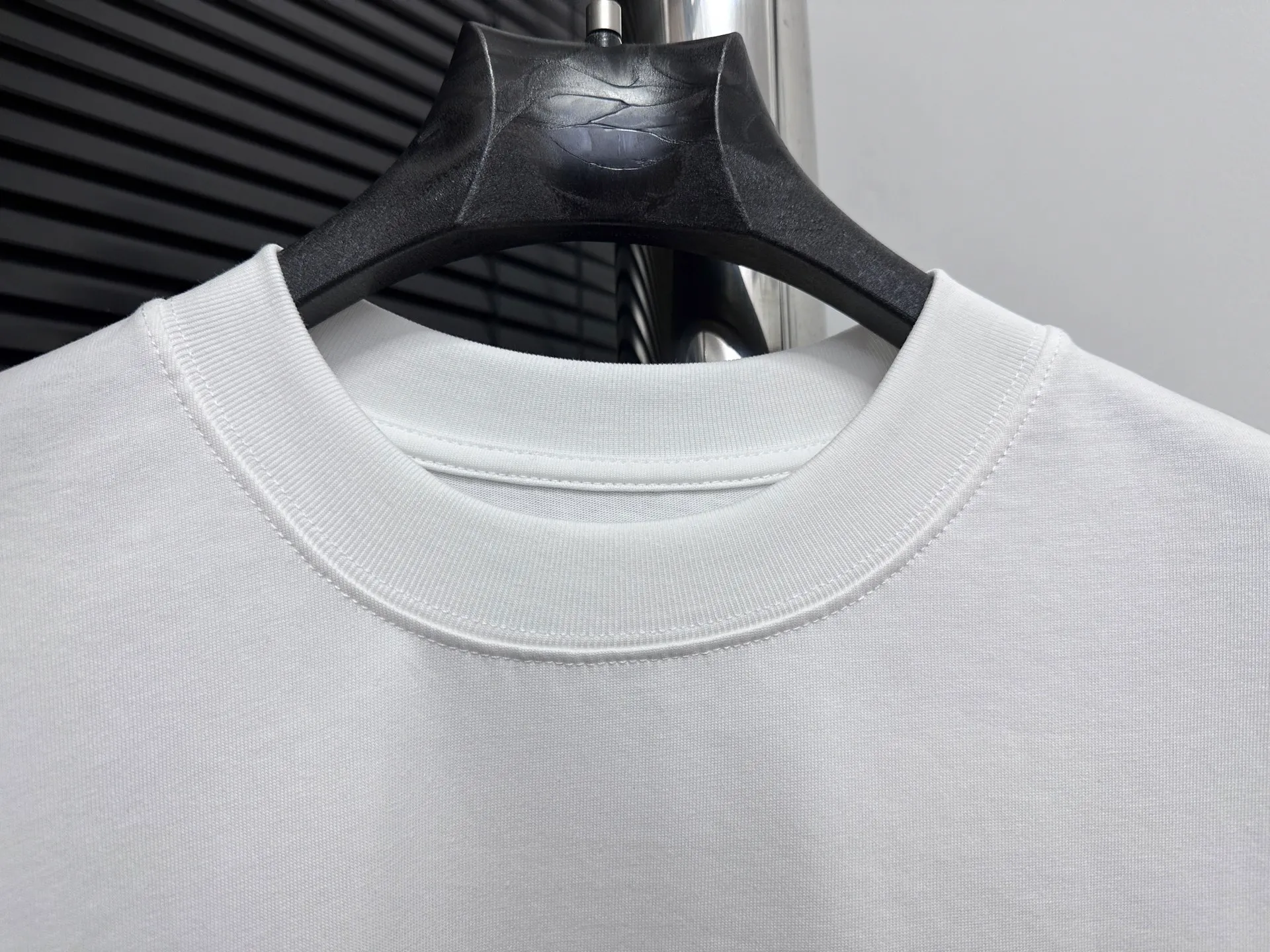 ￼🅿️170 【ChromeHearts】Chrome Hearts 25ss stretched round neck T-shirt Original fabric Official same style Short-sleeved T-shirt Customized 260g vat-dyed fabric Very comfortable to the touch Latest brick cabinet synchronization for spring and summer Fashionable and personalized Super versatile and good-looking Very suitable for both men and women A must-have style Tag Collar label Washed wheat Complete with three labels Color: Black White Size: XS-L